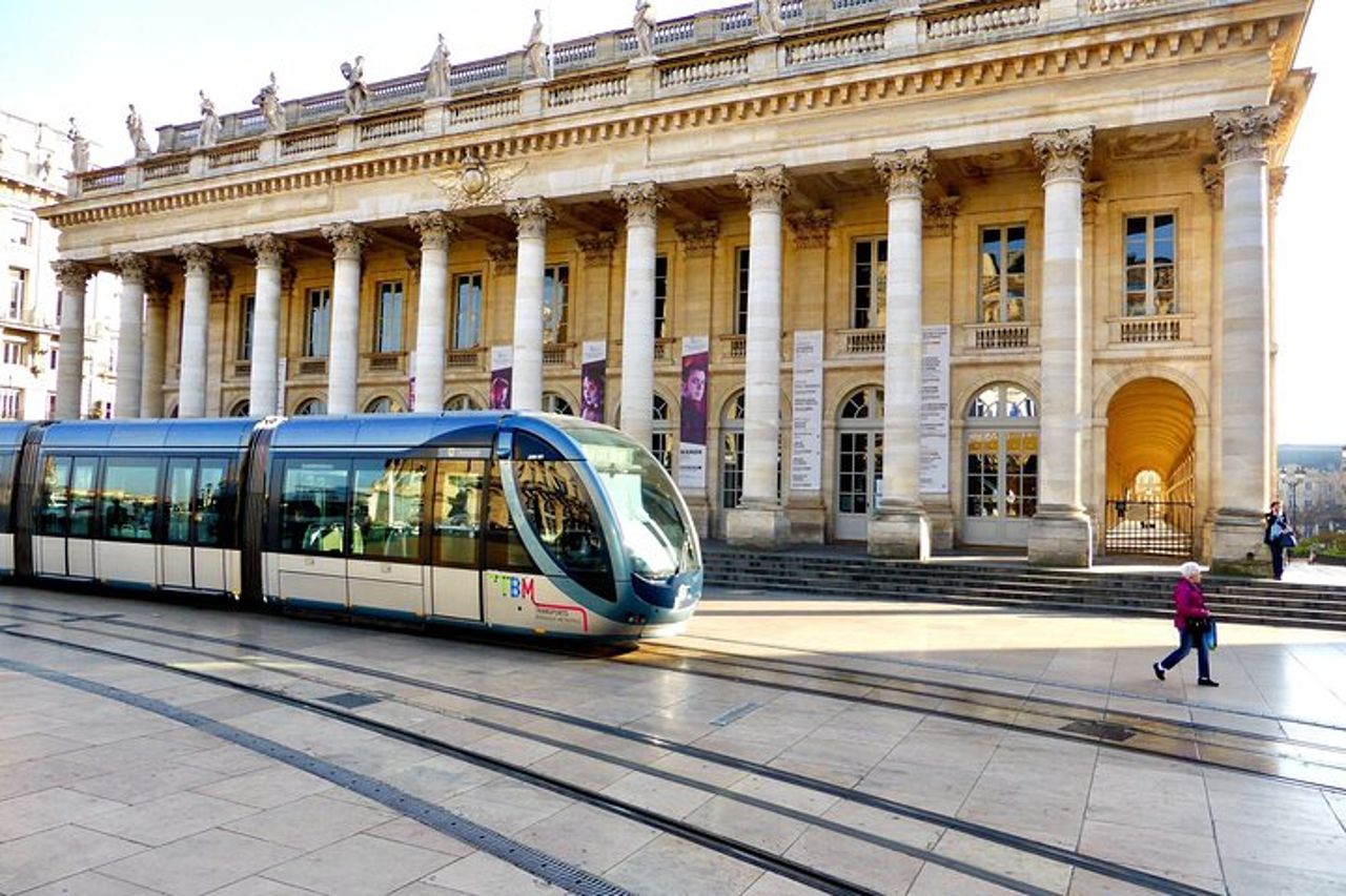 Privato: tour a piedi del meglio di Bordeaux + bicchiere di vino Bordeaux — 4