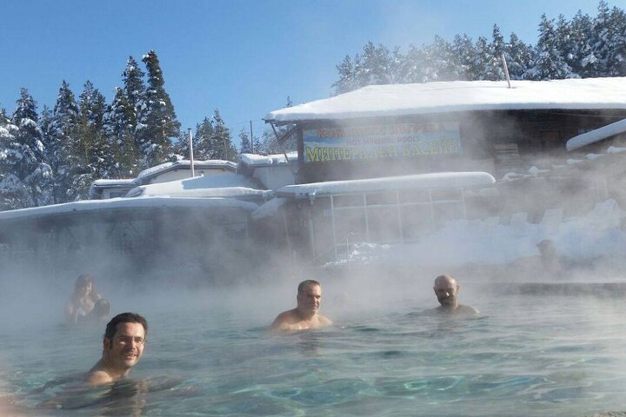 Escursione di un giorno a Rila Lakes con racchette da neve e bagni termali da Sofia — 4