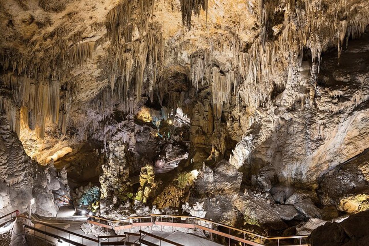Da Malaga: gita di un giorno a Nerja con ingresso alle grotte — 4