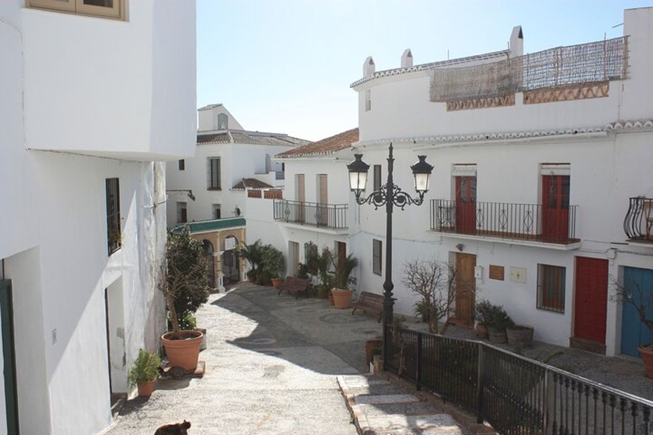 Da Malaga: gita di un giorno a Nerja con ingresso alle grotte — 5
