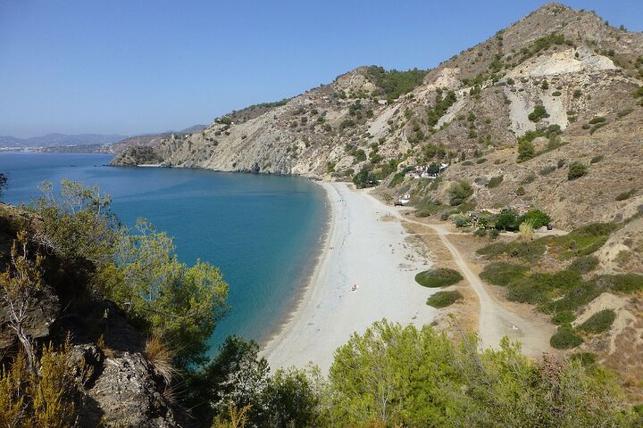 Da Malaga: gita di un giorno a Nerja con ingresso alle grotte — 6