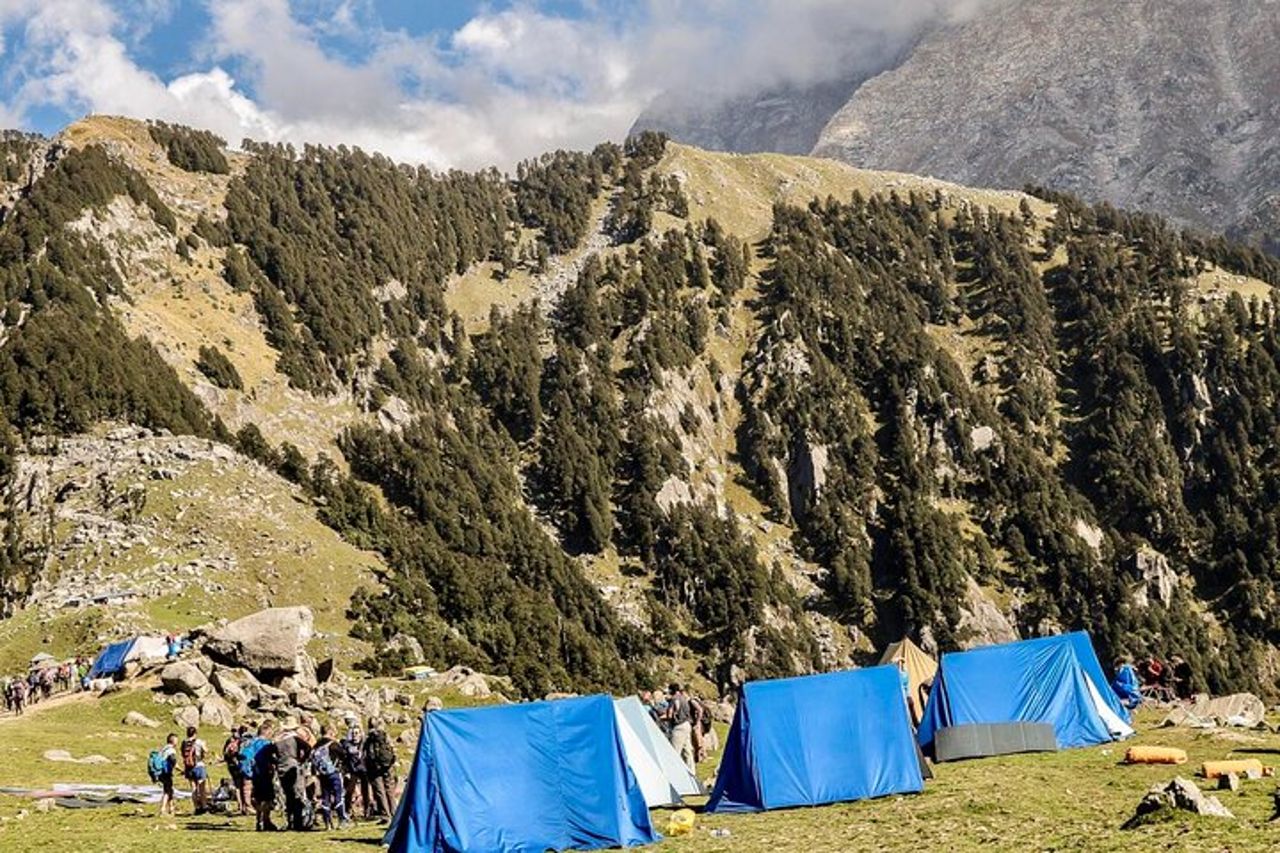 Indrahar Pass Trekking con Manu Adventures India — 7