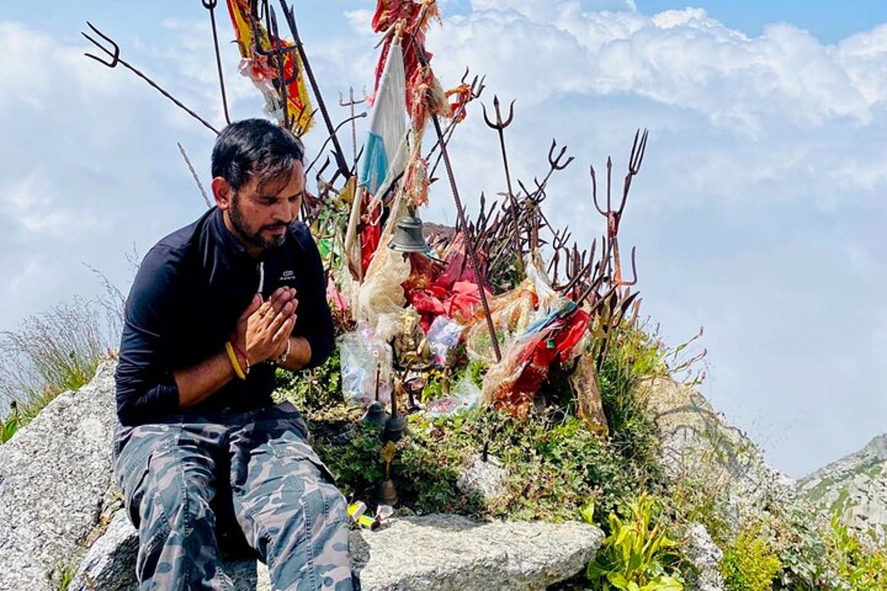 Indrahar Pass Trekking con Manu Adventures India — 9