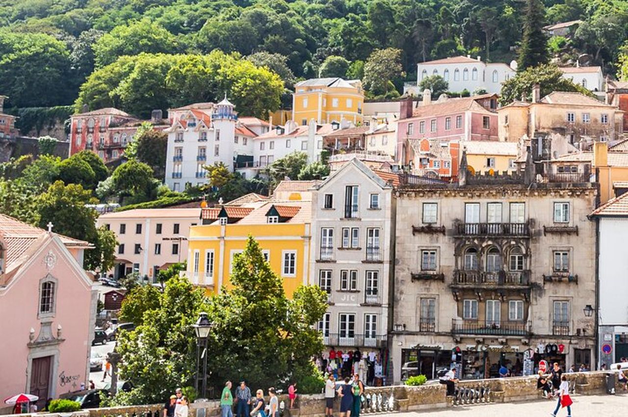 Da Lisbona per piccoli gruppi a Sintra, Pena, Regaleira, Cabo Roca, Cascais — 9