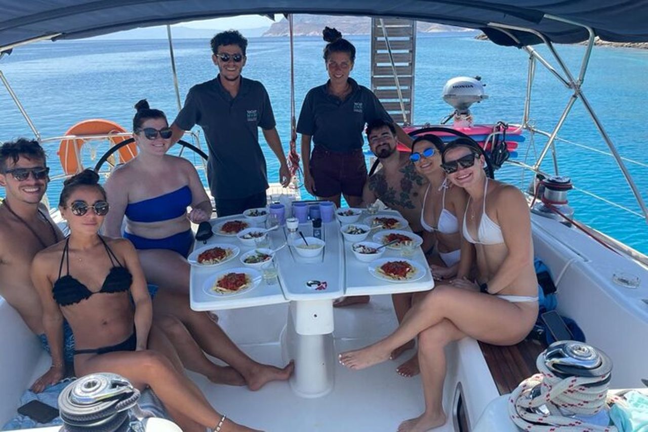 Paros Crociera a vela semi privata di un'intera giornata — 8