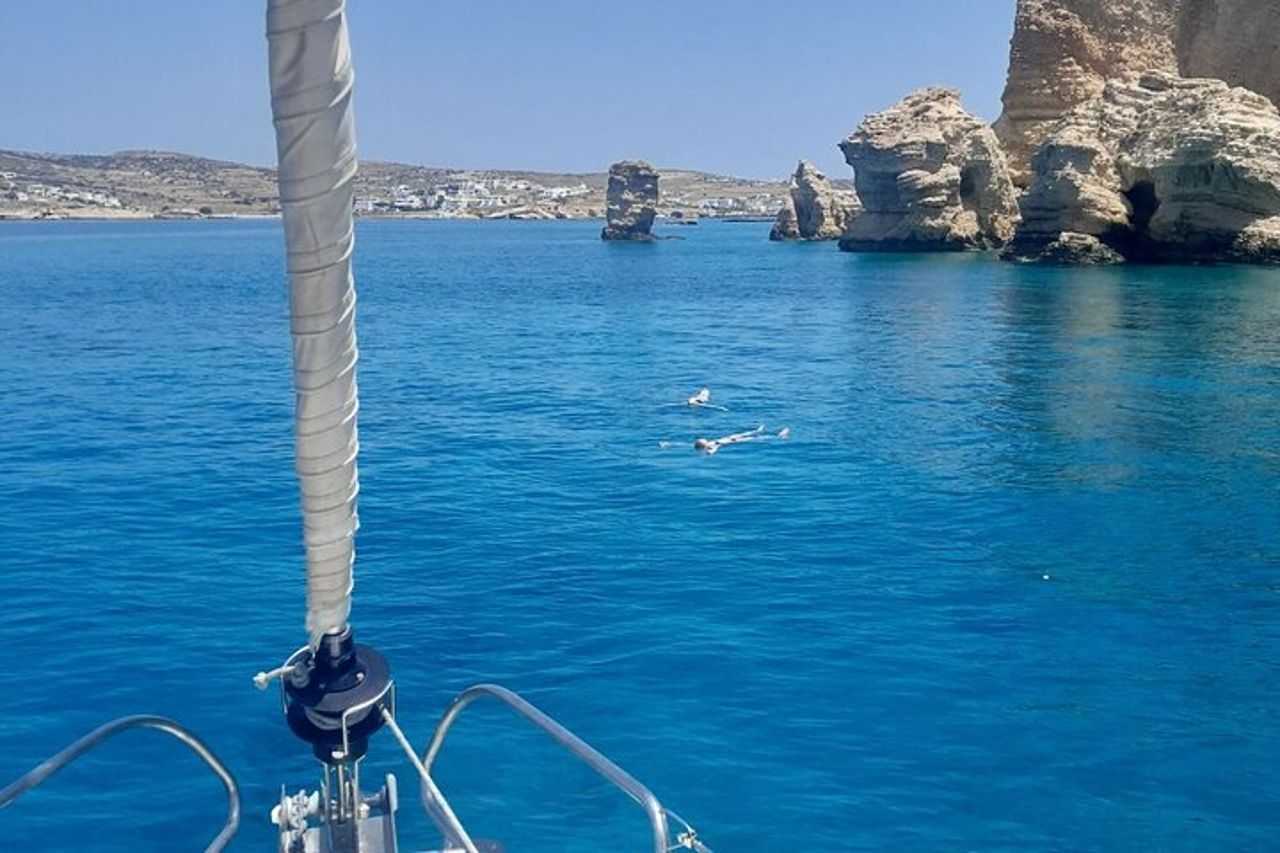 Paros Crociera a vela semi privata di un'intera giornata — 9
