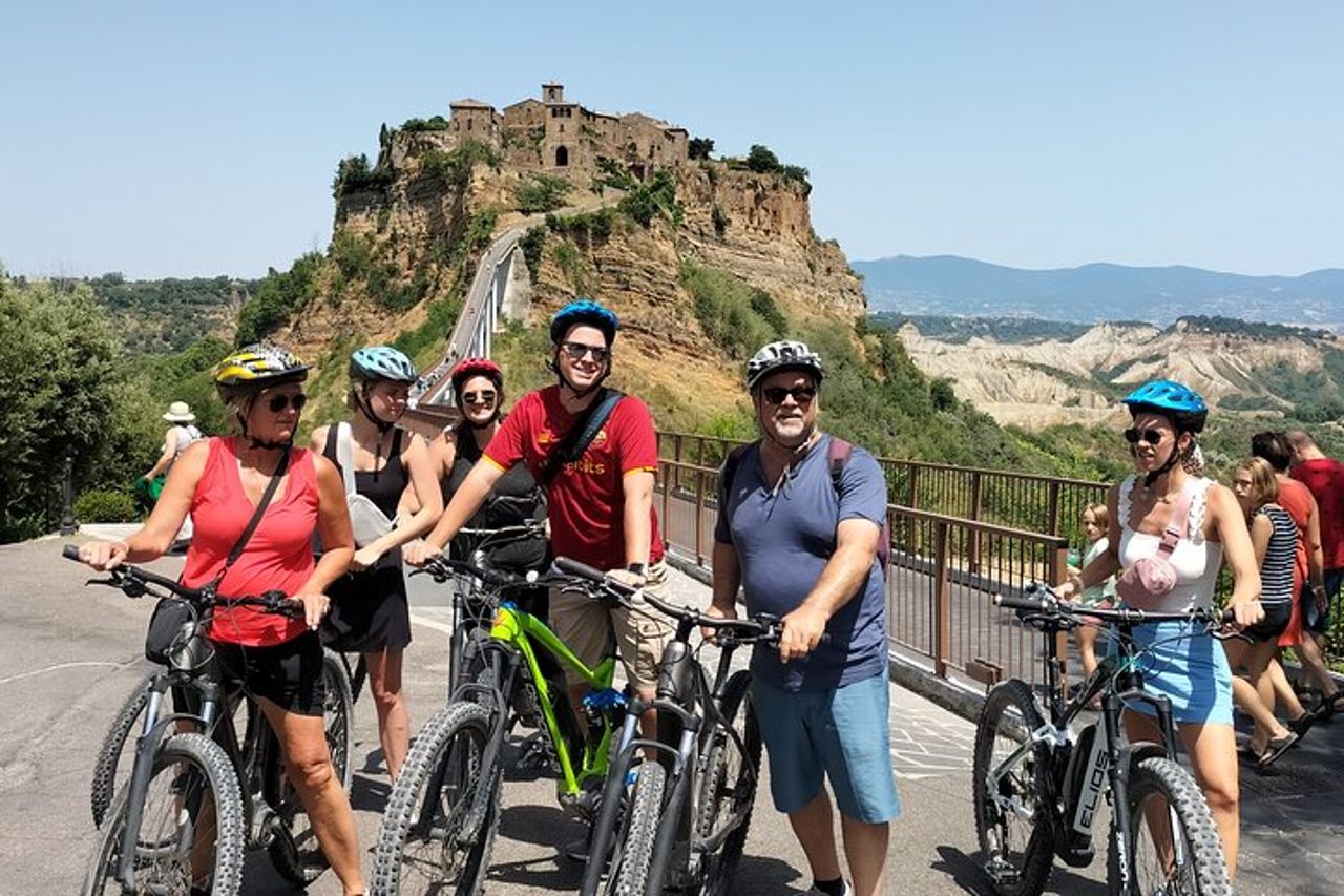 E-bike Experience Piccolo Gruppo da Orvieto a Civita con Pranzo — 9
