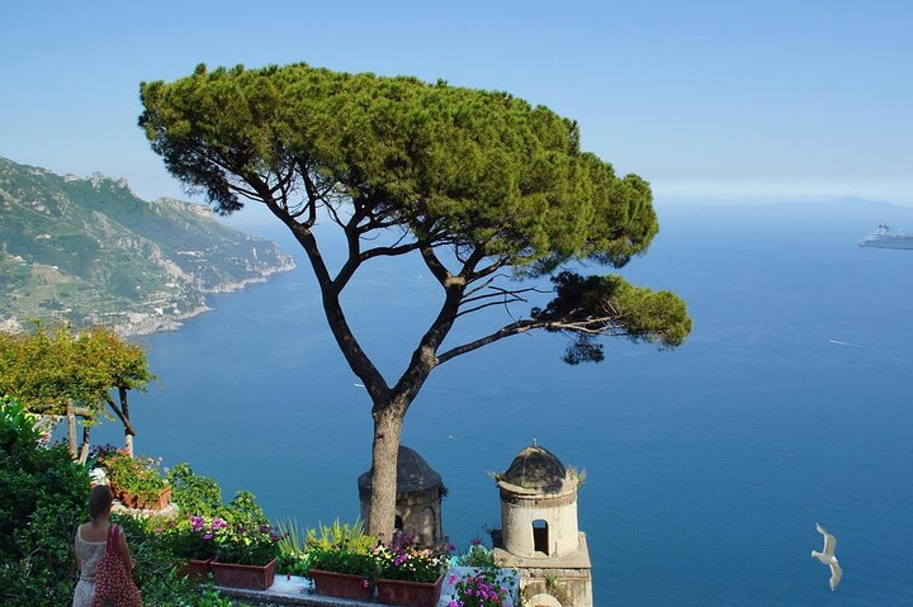 Tour di un giorno in Costiera Amalfitana da Sorrento – piccolissimi gruppi — 5