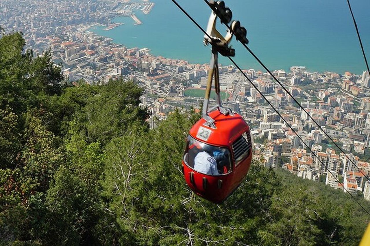 Tour per piccoli gruppi alla grotta di Jeita, Harisa e Byblos con prelievo dall'hotel