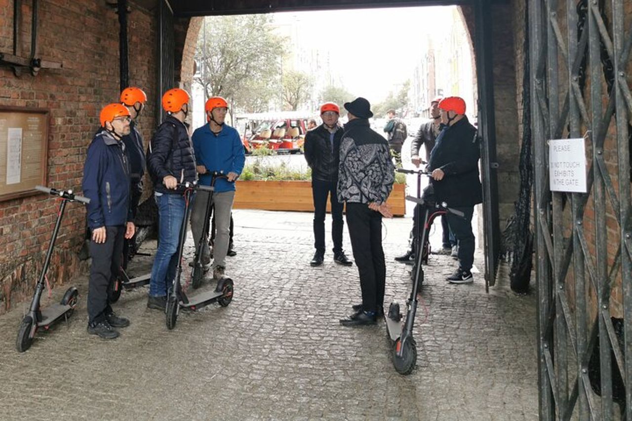 Scooter elettrico Wroclaw: Ostrów Tumski Tour - 1,5 ore di magia! — 7