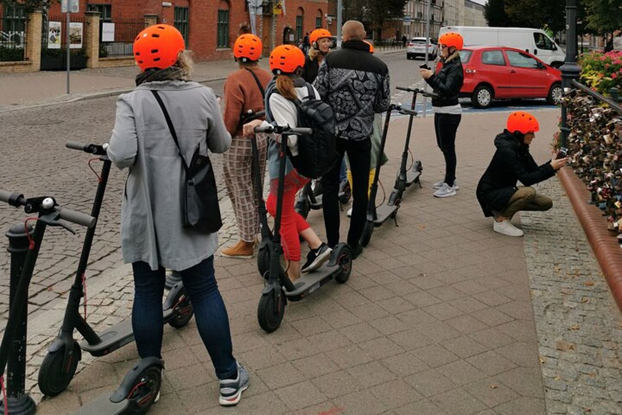 Scooter elettrico Wroclaw: Ostrów Tumski Tour - 1,5 ore di magia! — 8