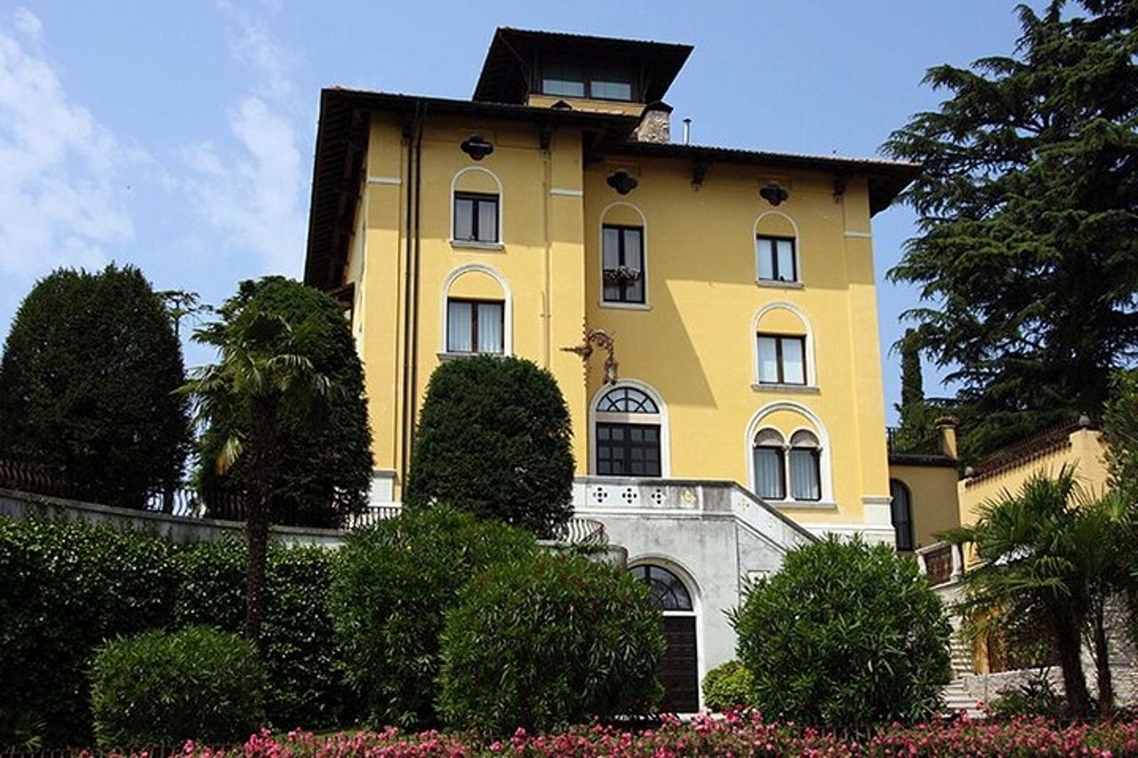 Tour privato a piedi a Sirmione Patrimonio & Castello — 4