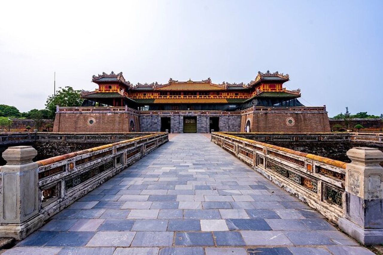 Andata e ritorno: Da Nang/Hoi An – Tonalità con autista che parla inglese — 3