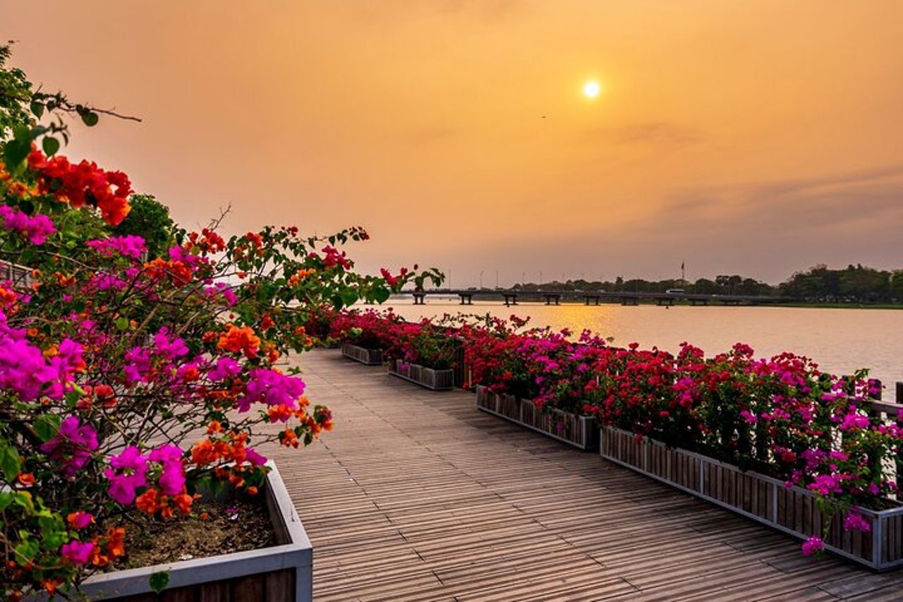 Andata e ritorno: Da Nang/Hoi An – Tonalità con autista che parla inglese — 4