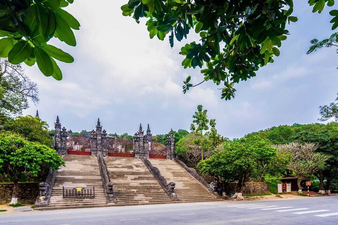Andata e ritorno: Da Nang/Hoi An – Tonalità con autista che parla inglese — 5