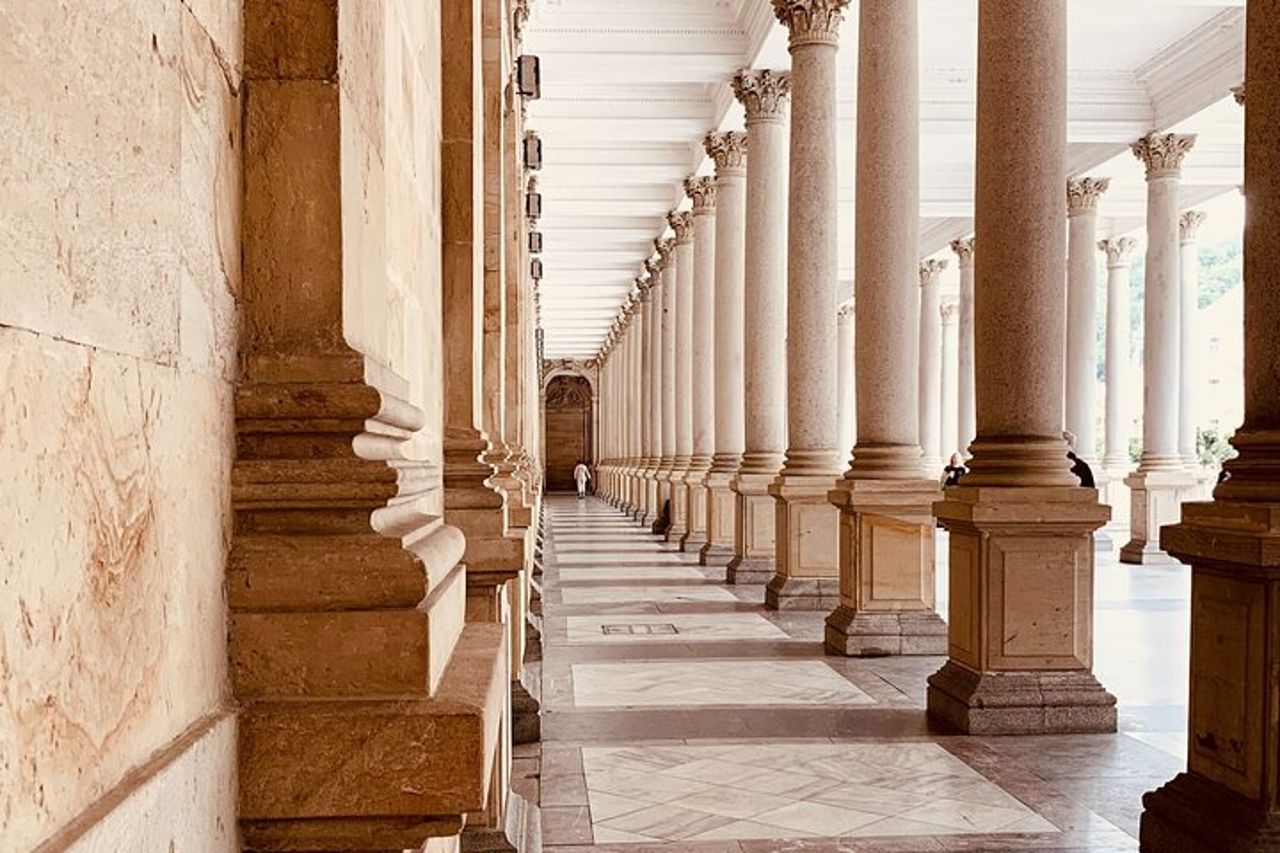 Karlovy Vary: visita la città termale più bella in un tour privato — 3