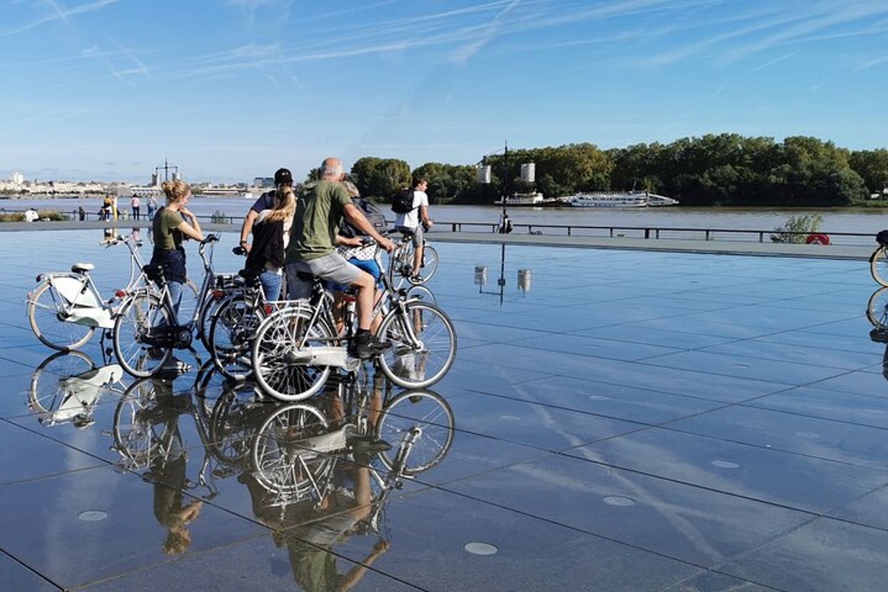 "Bordeaux in bicicletta: un tour immersivo di 3 ore" — 7