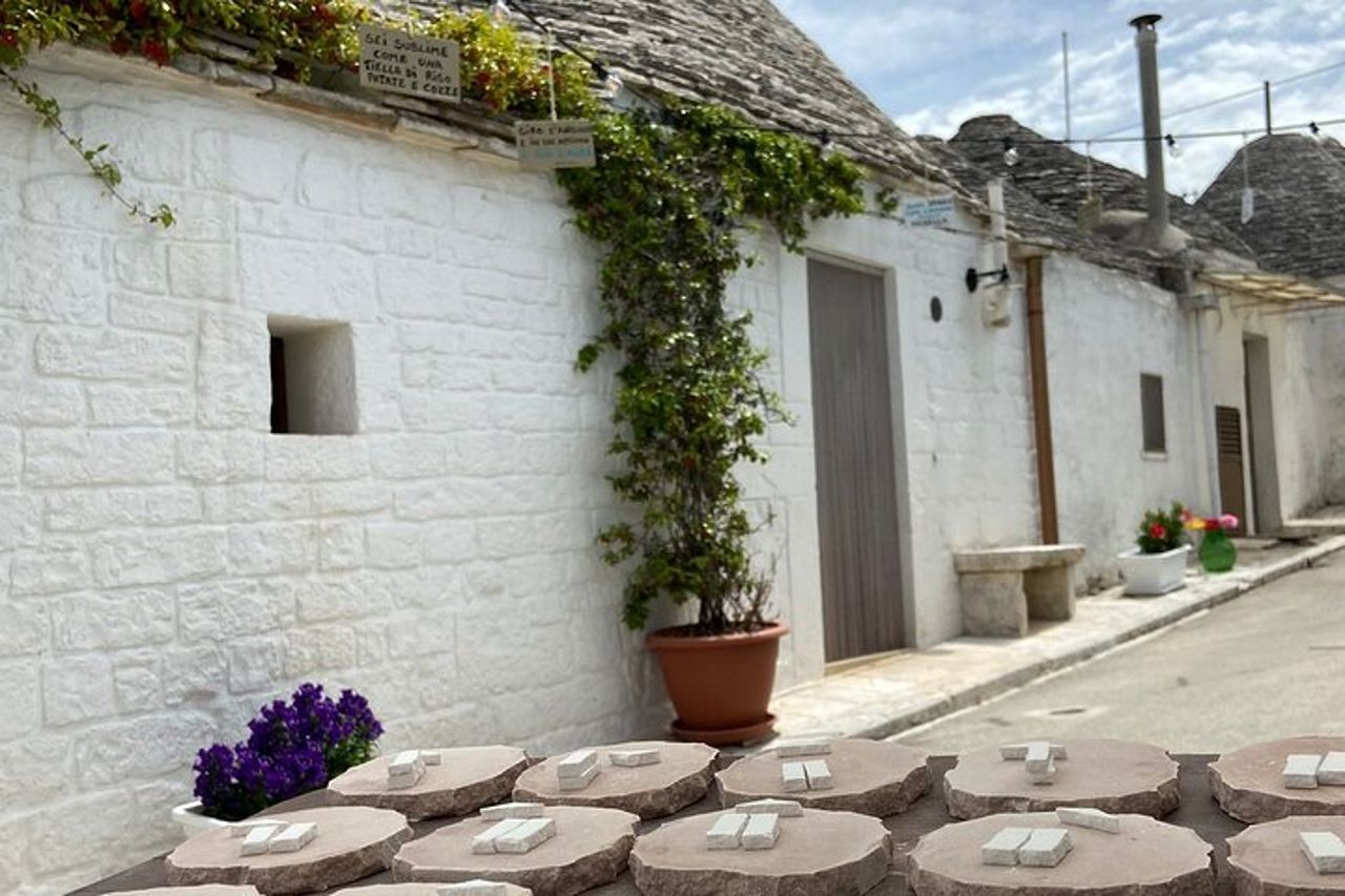 Experience ad Alberobello con realizzazione trullo in miniatura — 3