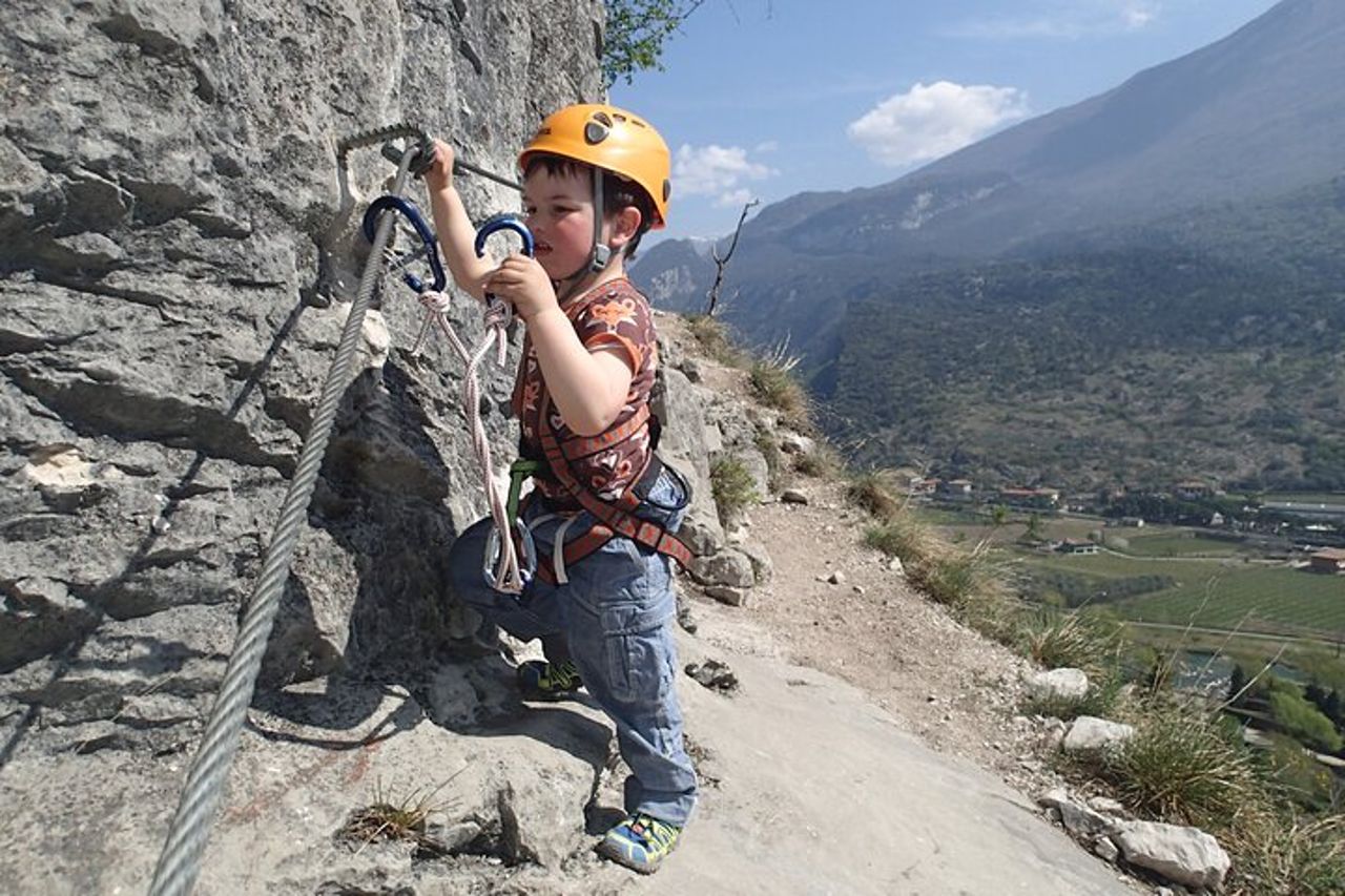 Via Ferrata facile di 3 ore al Sentiero Colodri per tutta la famiglia — 4