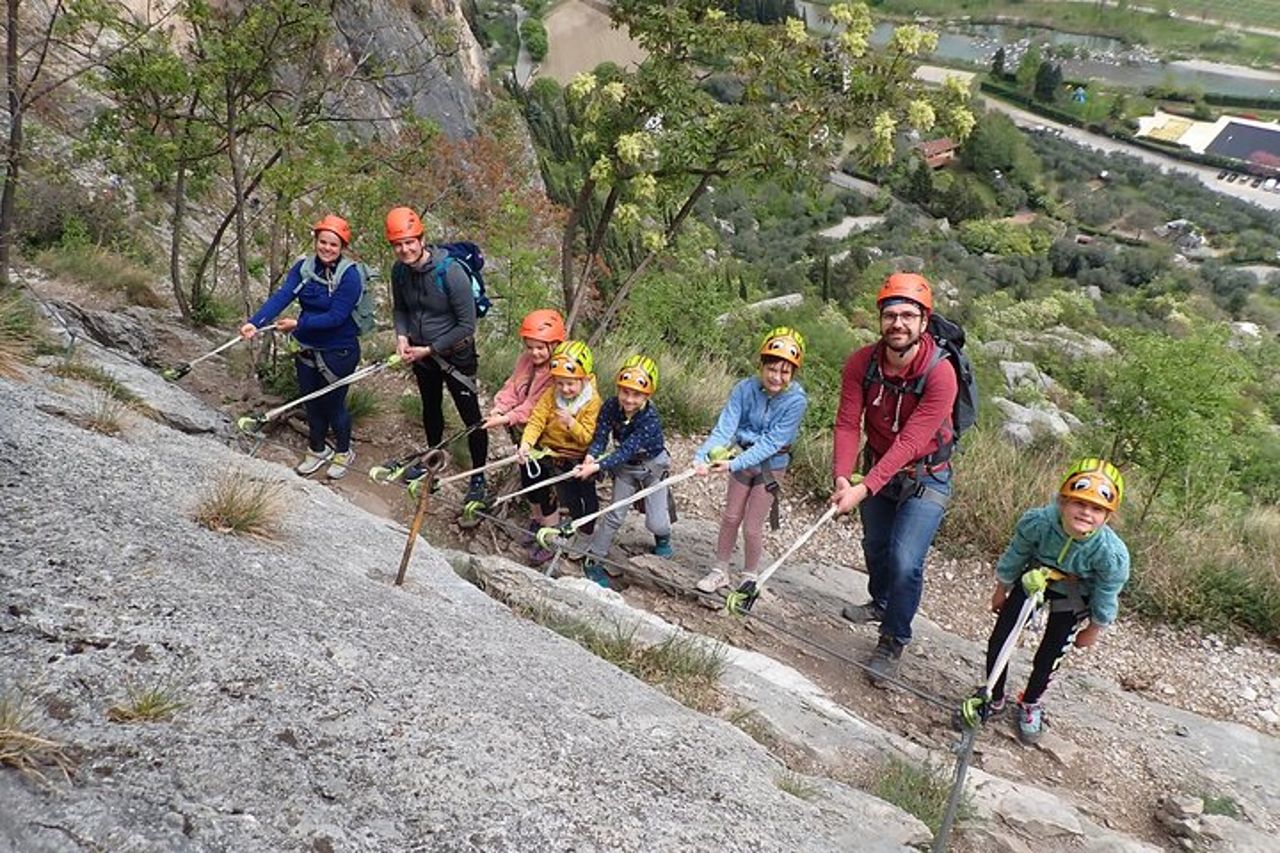 Via Ferrata facile di 3 ore al Sentiero Colodri per tutta la famiglia — 9