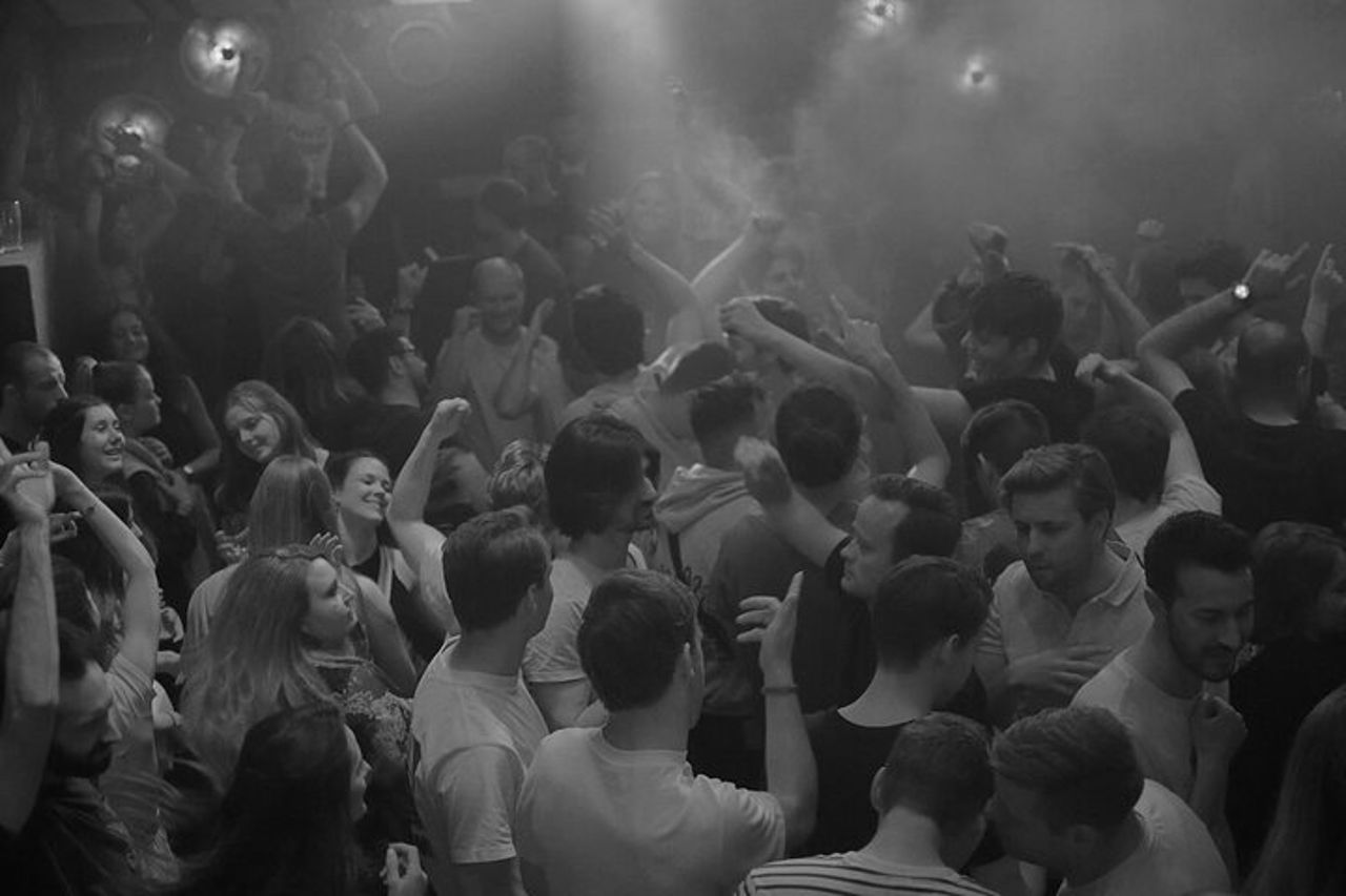 Tour Pub Crawl a Sofia tra bar unici e nascosti — 6
