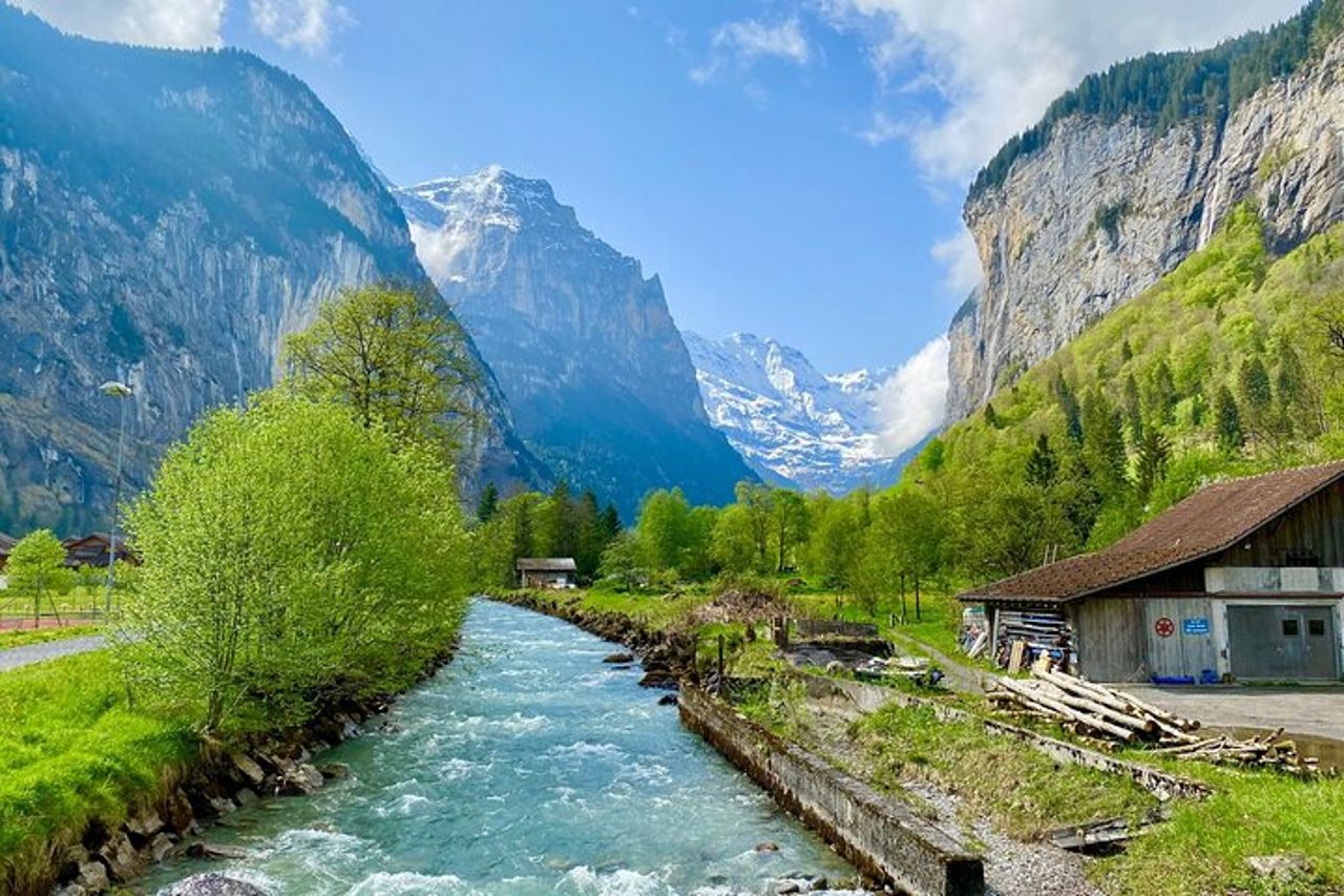 Tour privato di un'intera giornata a Grindelwald Lauterbrunnen Interlaken Mürren da Basilea — 2