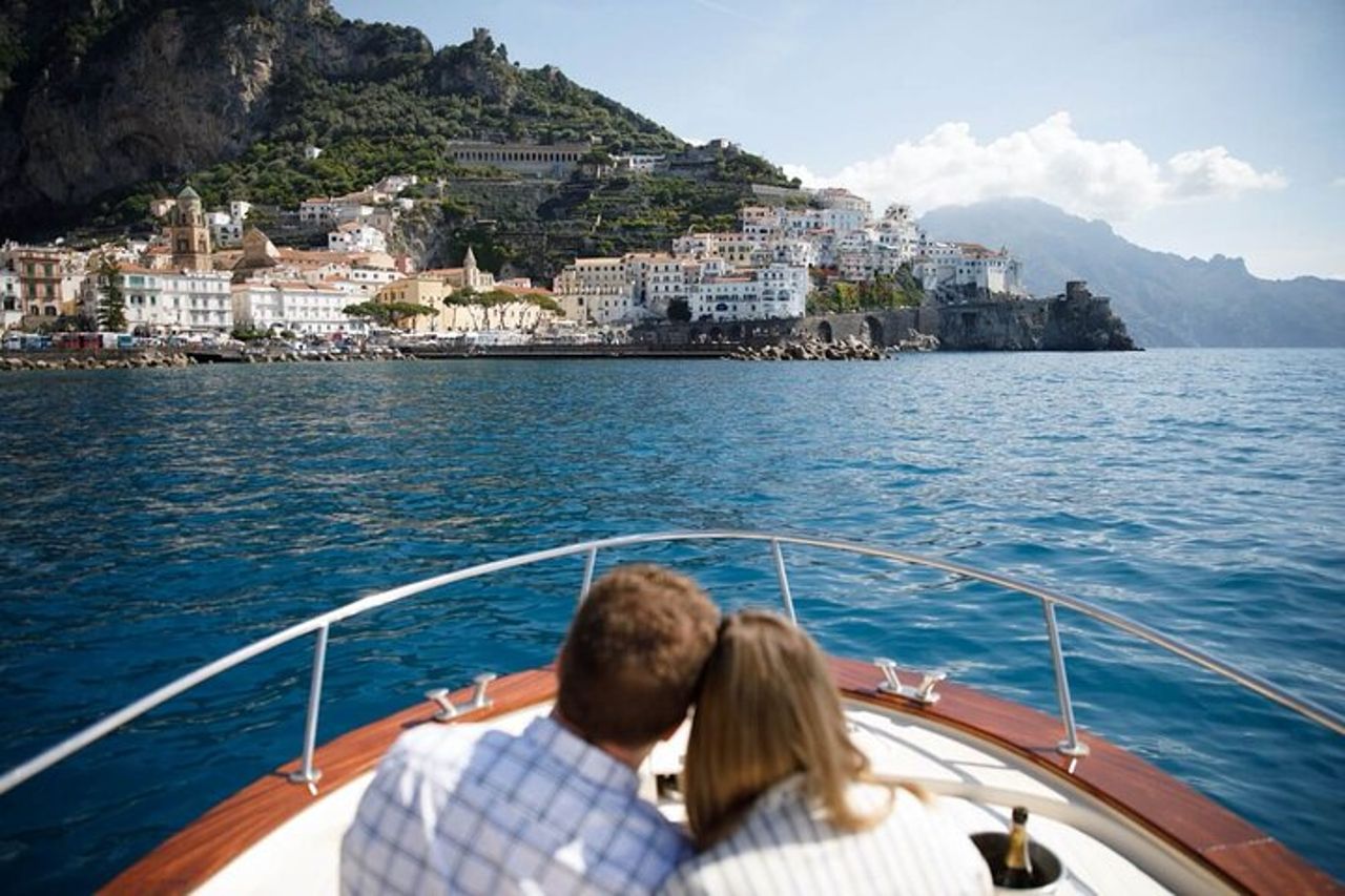 2 Ore Tour Privato in barca Isola Bella Taormina Giardini Naxos