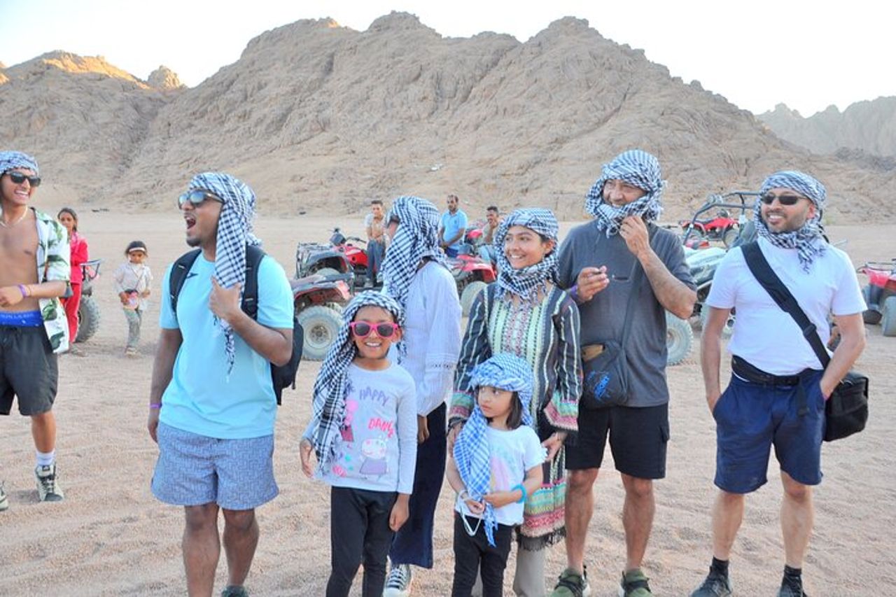 Quad safari 5 in 1, cammello, spettacolo, cena e osservazione delle stelle a Sharm