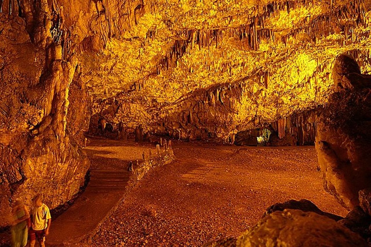 Punti salienti di Cefalonia: azienda vinicola Robola, lago Melissani e Fiscardo — 6