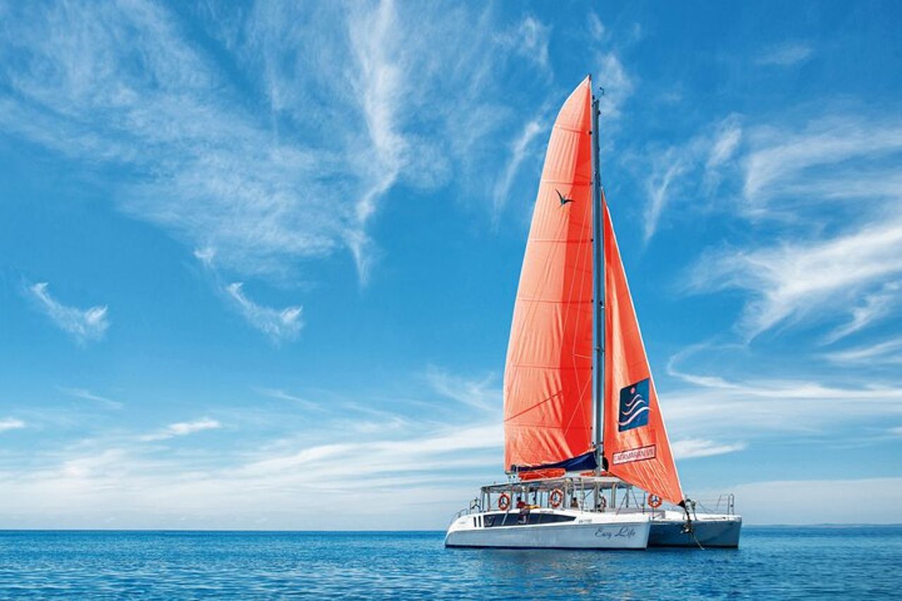 Crociera in barca a vela di un giorno privato su yacht a Nha Trang