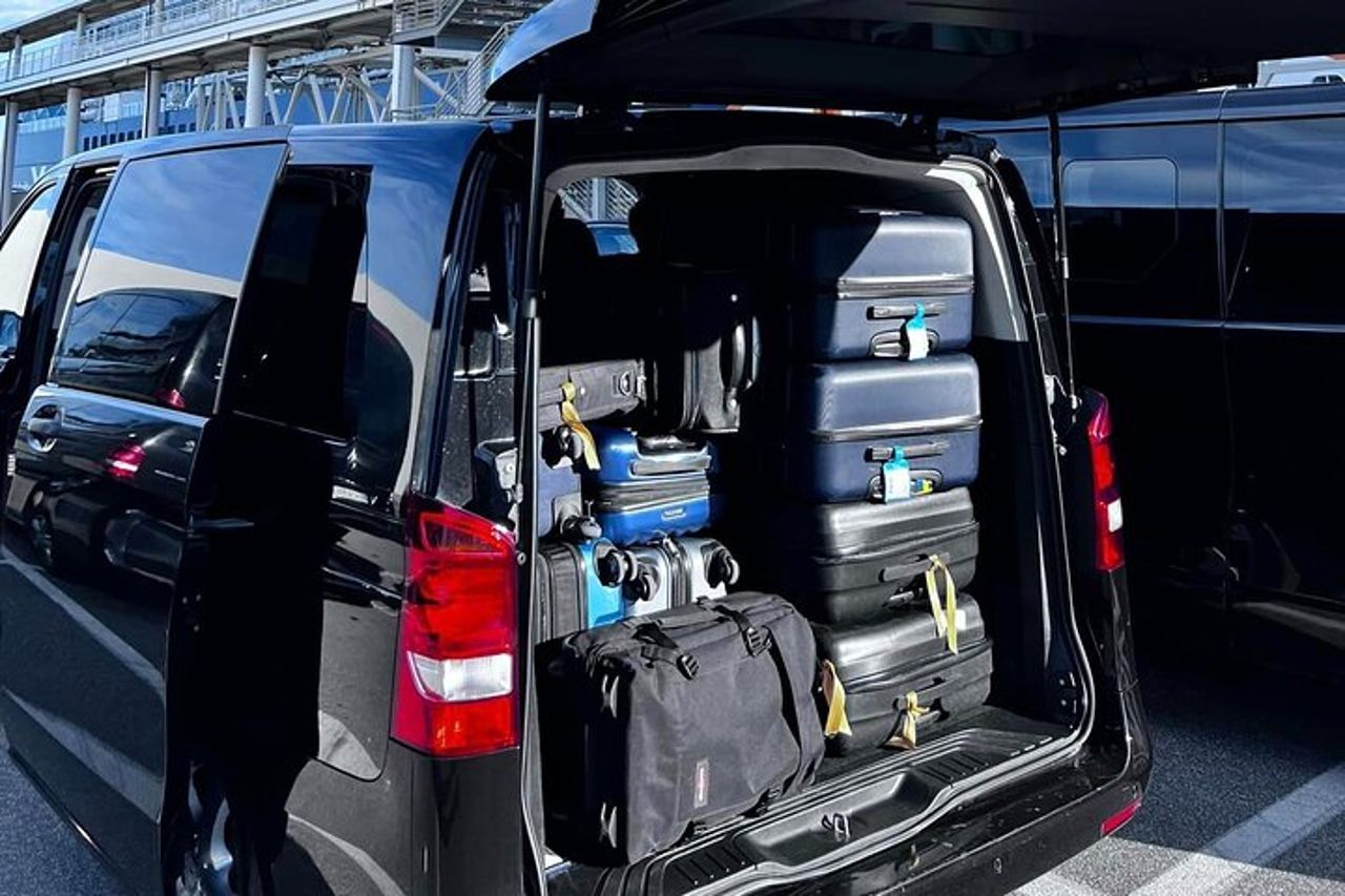 Trasferimento privato da Civitavecchia a Roma o Fiumicino — 2