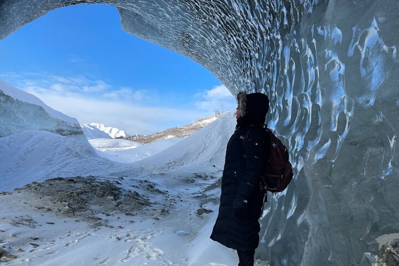 Escursione estiva avventura nella grotta di ghiaccio del ghiacciaio Castner da Fairbanks — 5
