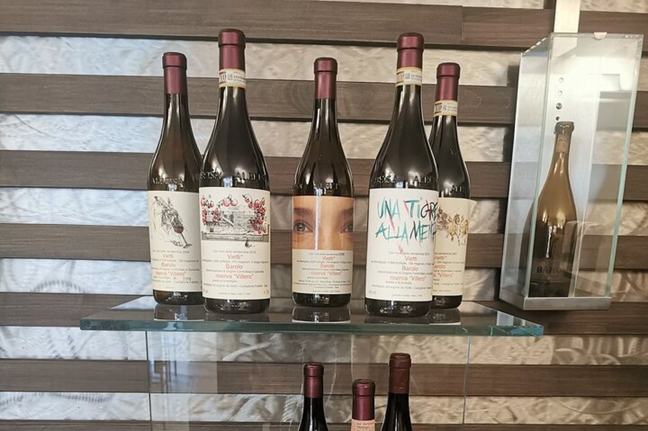 Barolo & Barbaresco Wine Experience con un Vignaiolo Locale / Asti — 5