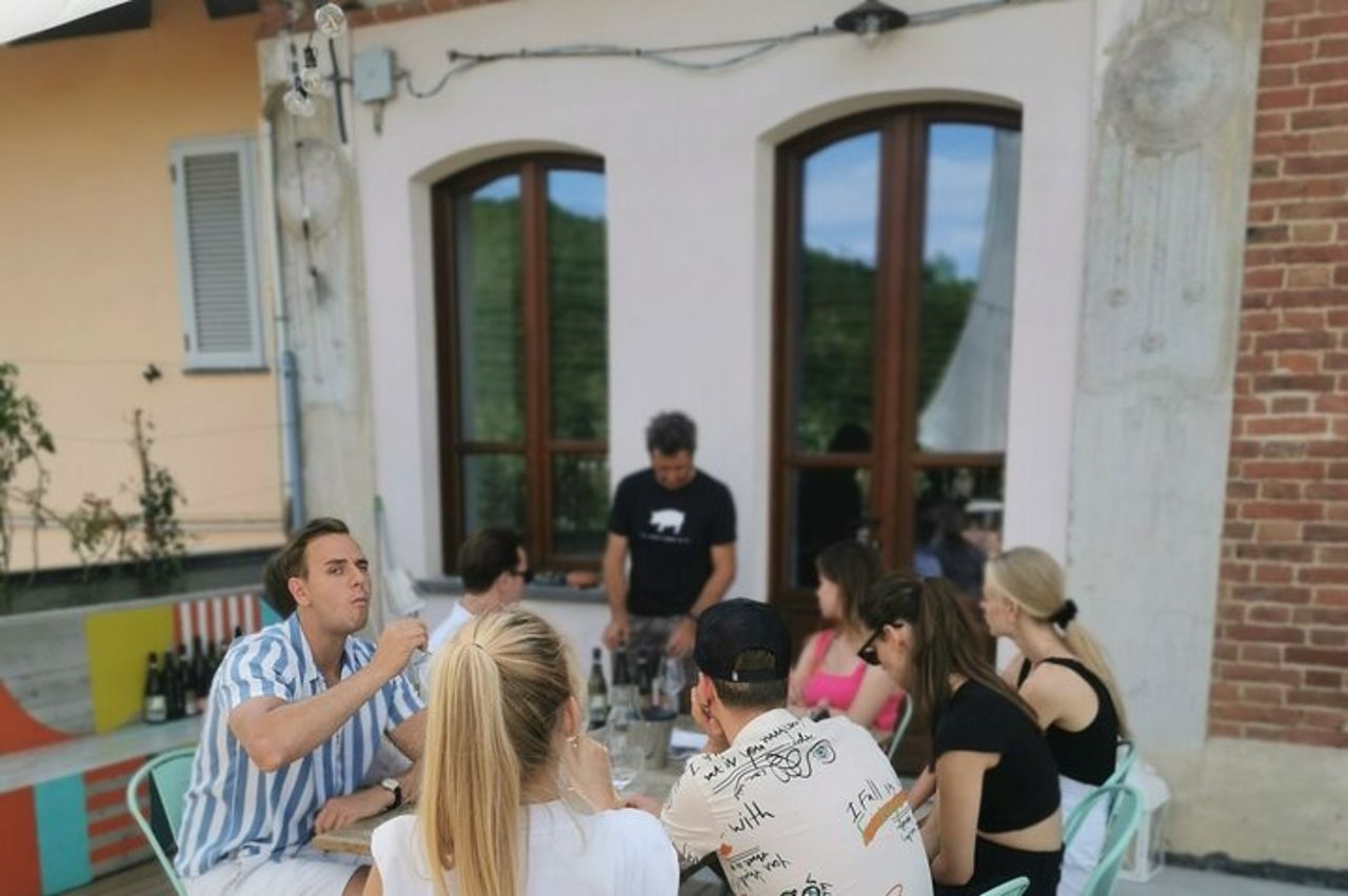 Barolo & Barbaresco Wine Experience con un Vignaiolo Locale / Asti — 7