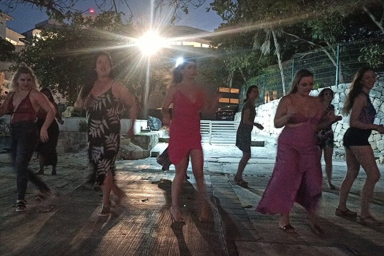 Salsa Night Puerto Morelos — 4