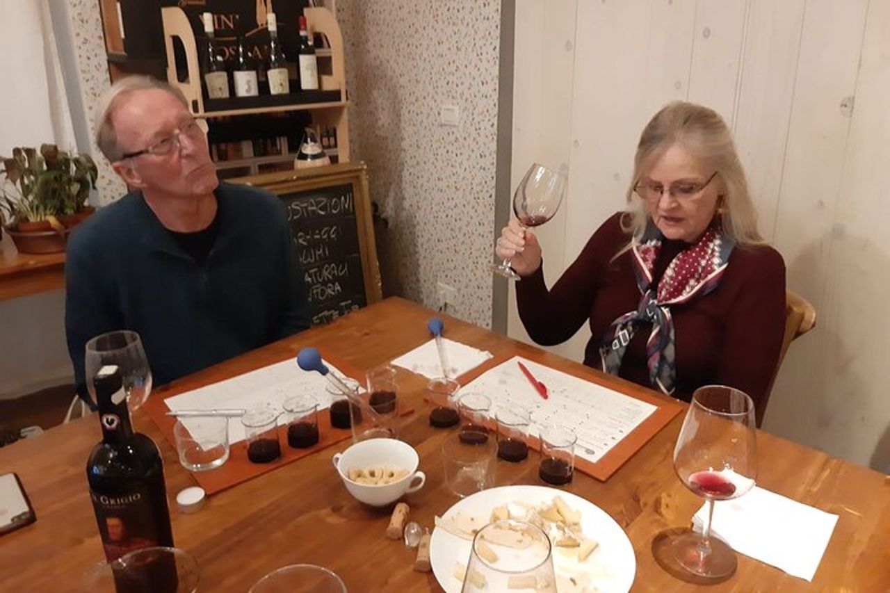 Prepara la tua blanda bottiglia e tappa il tuo vino nel centro di Firenze — 6