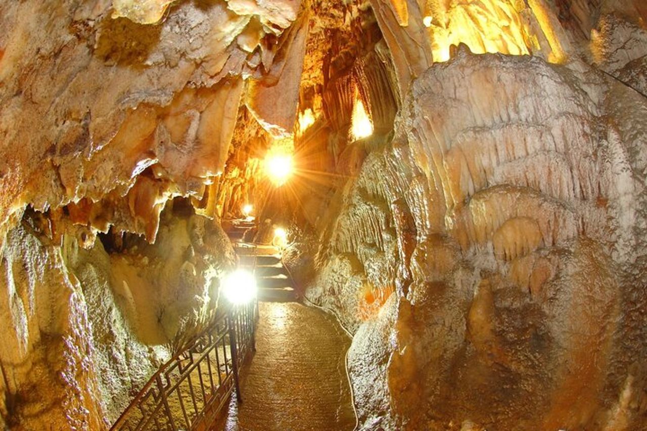 Punti salienti di Cefalonia: azienda vinicola Robola, lago Melissani e Fiscardo — 7