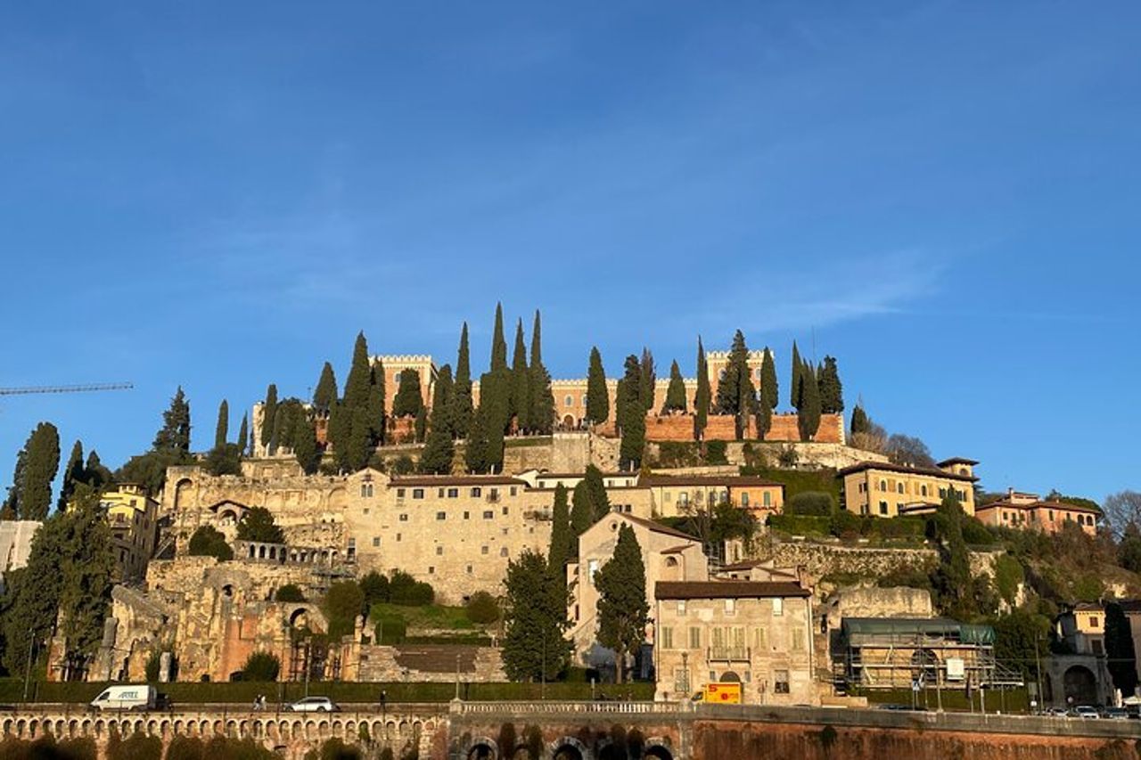 Verona : Tour con Arena, Funivia e Biglietti opzionali per Giulietta — 7