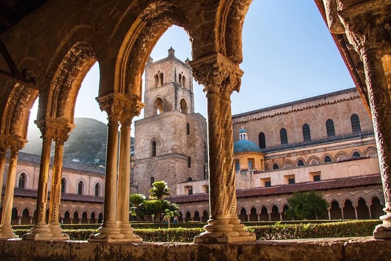 Escursione a terra di mezza giornata a Monreale e Cefalù — 8