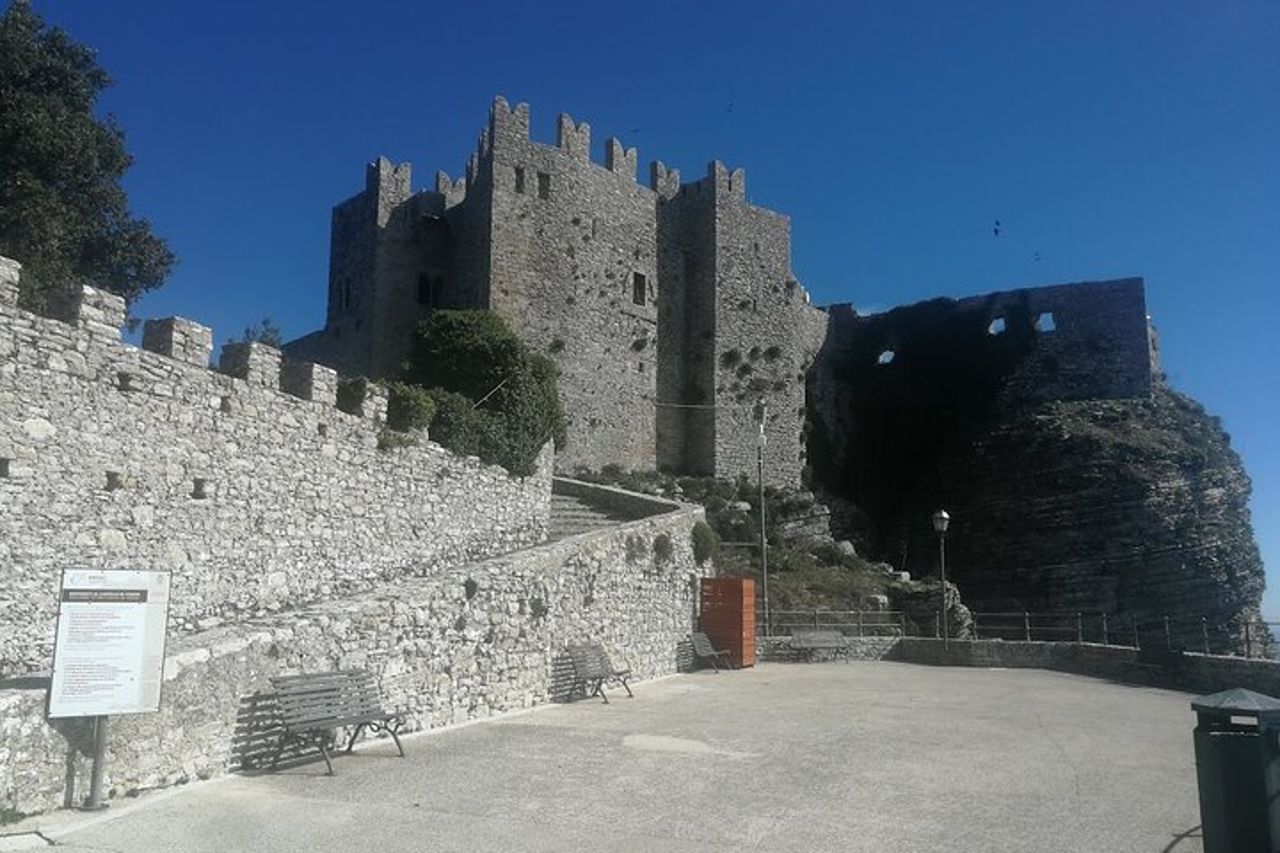 Tour Privato a Segesta, Erice e degustazioni di Vini a Marsala — 7