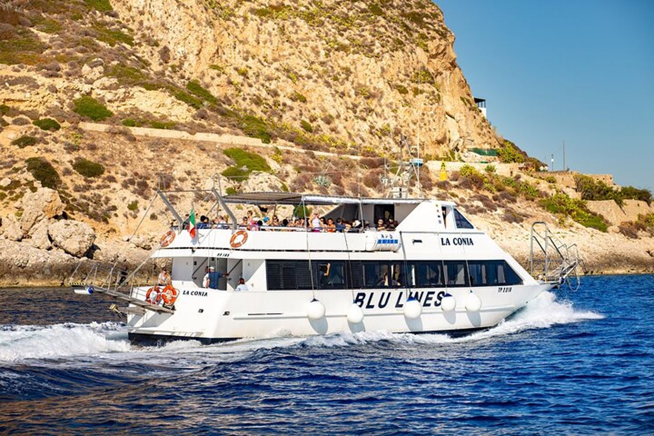 Da Trapani: Tour in barca Isole Egadi Favignana e Levanzo pranzo — 3