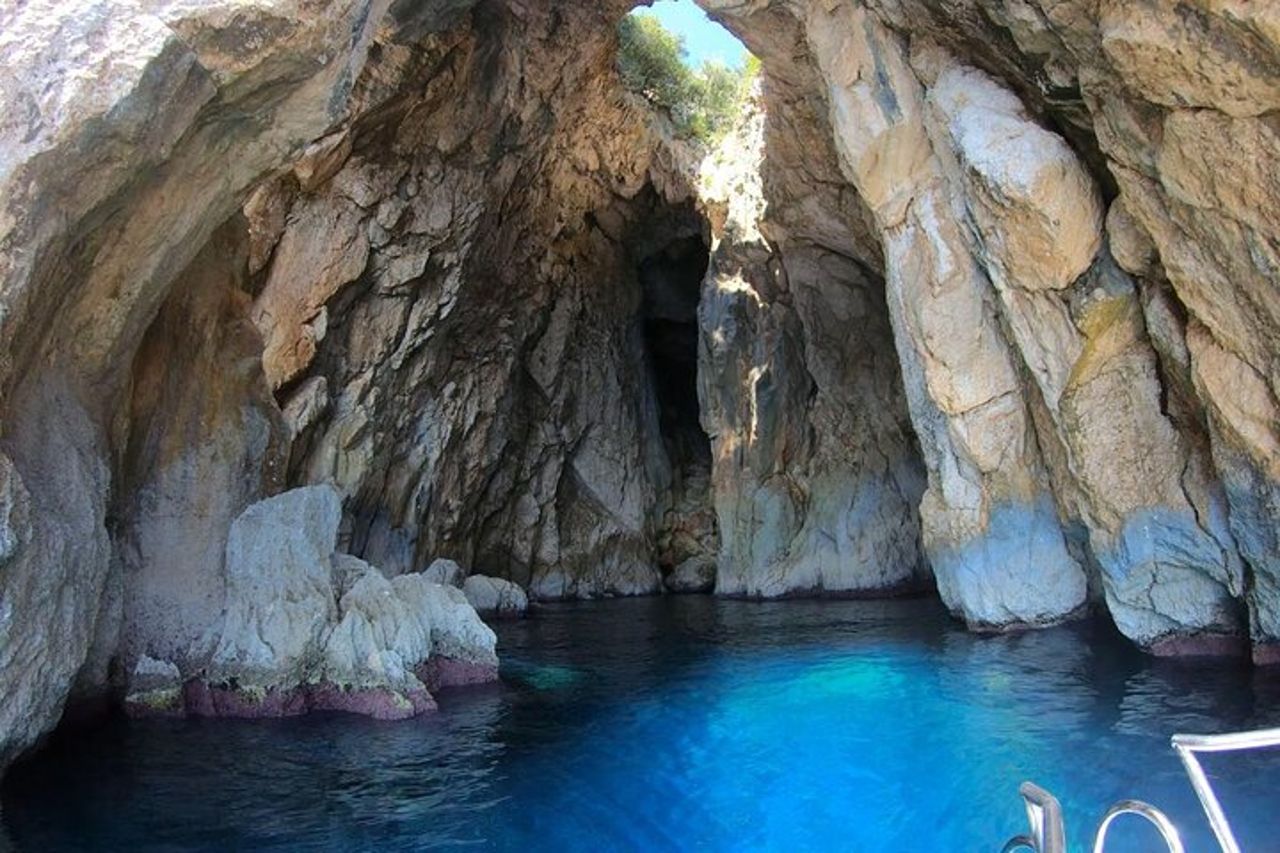 Dhermi : tour in barca alle grotte dei pirati, grotta dei piccioni e soste per nuotare — 4