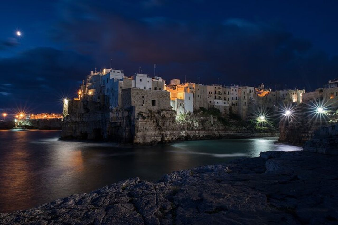 Tour privato notturno in barca 2h alle Grotte di Polignano a Mare — 3
