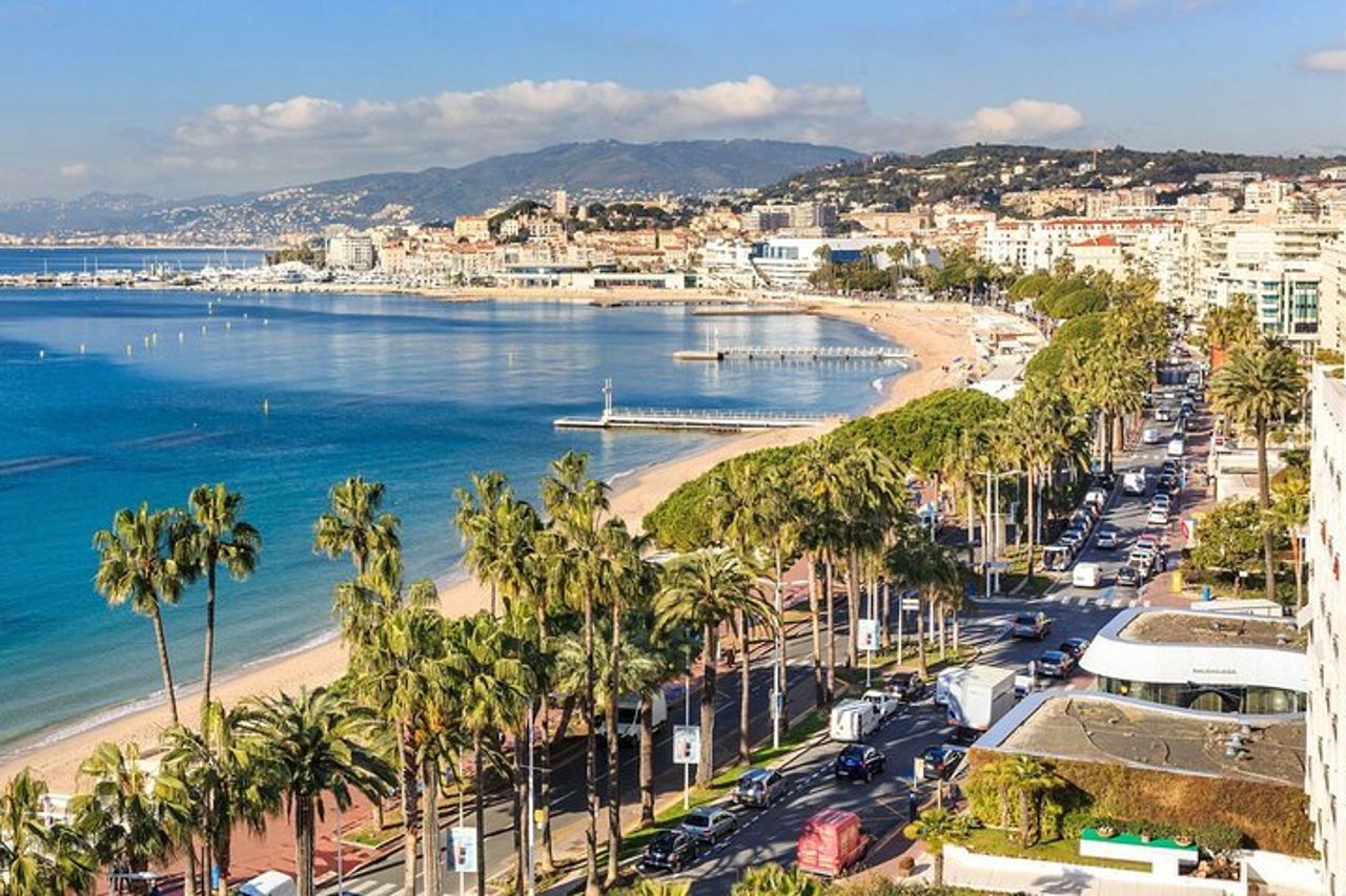 Tour guidato condiviso di mezza giornata a Cannes e Antibes — 2