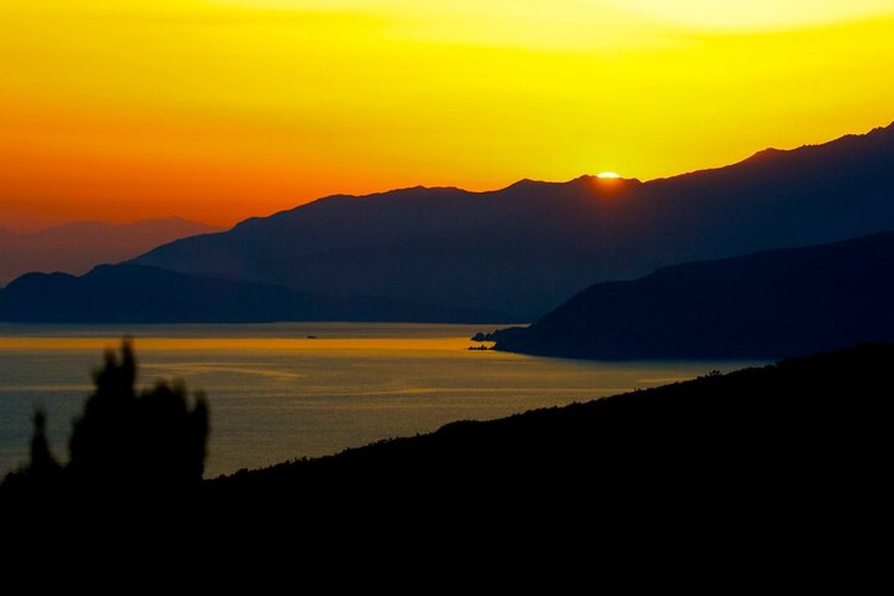 1 Ora E-bike Tour al Tramonto a Lacona adatto a Famiglie — 3