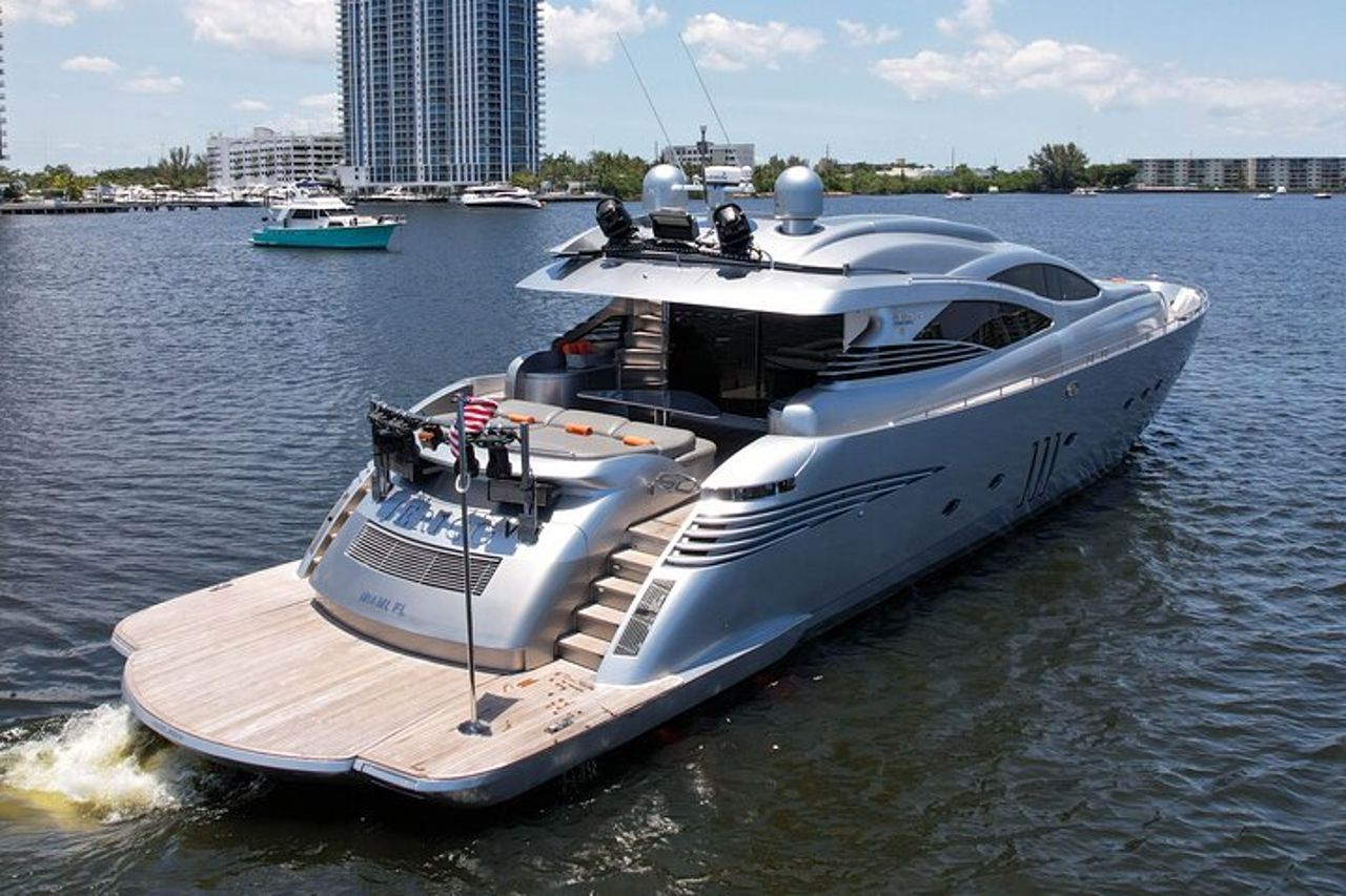 Festa in yacht privato da 94 piedi con night club — 3