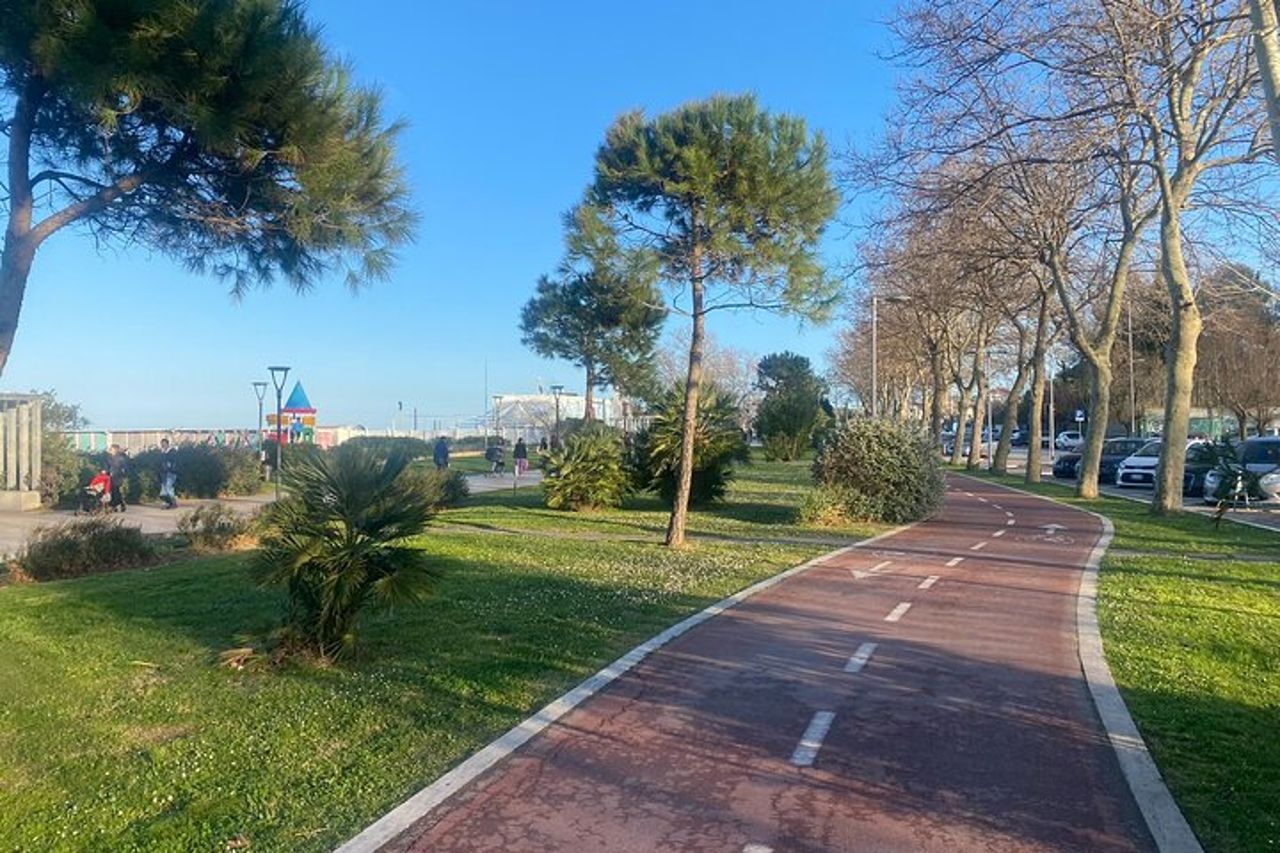 Eco Tour panoramico di Pescara autoguidato in e-scooter o bici — 5