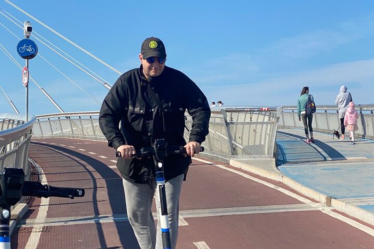 Eco Tour panoramico di Pescara autoguidato in e-scooter o bici