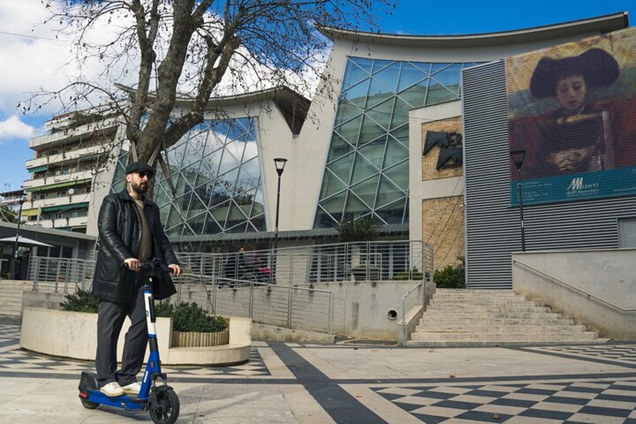 Tour di Pescara in e-scooter o bici tra arte, sapori e shopping — 2