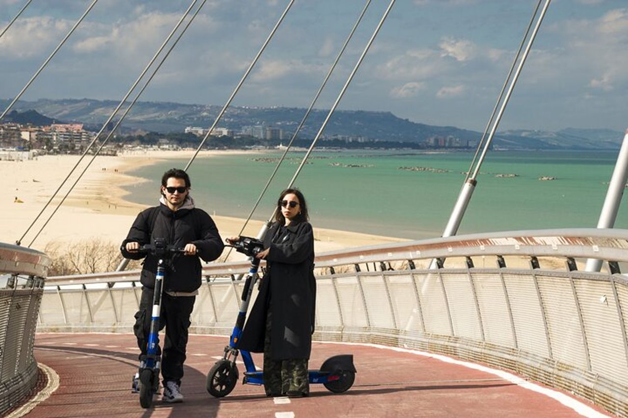 Tour di Pescara in e-scooter o bici tra arte, sapori e shopping — 3